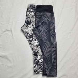 BUNDLE | 2 Reebok Capris Workout Leggings